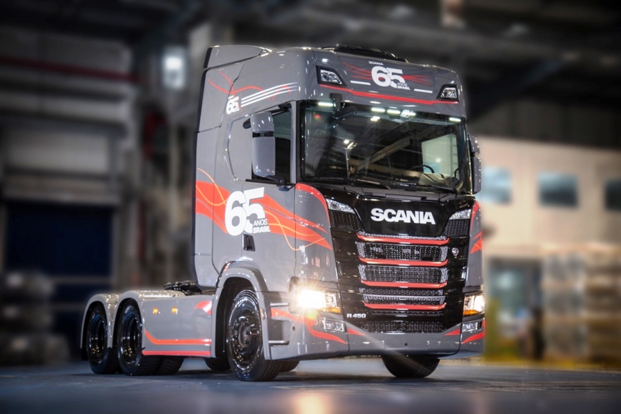 Scania faz 65 e lança edição especial!